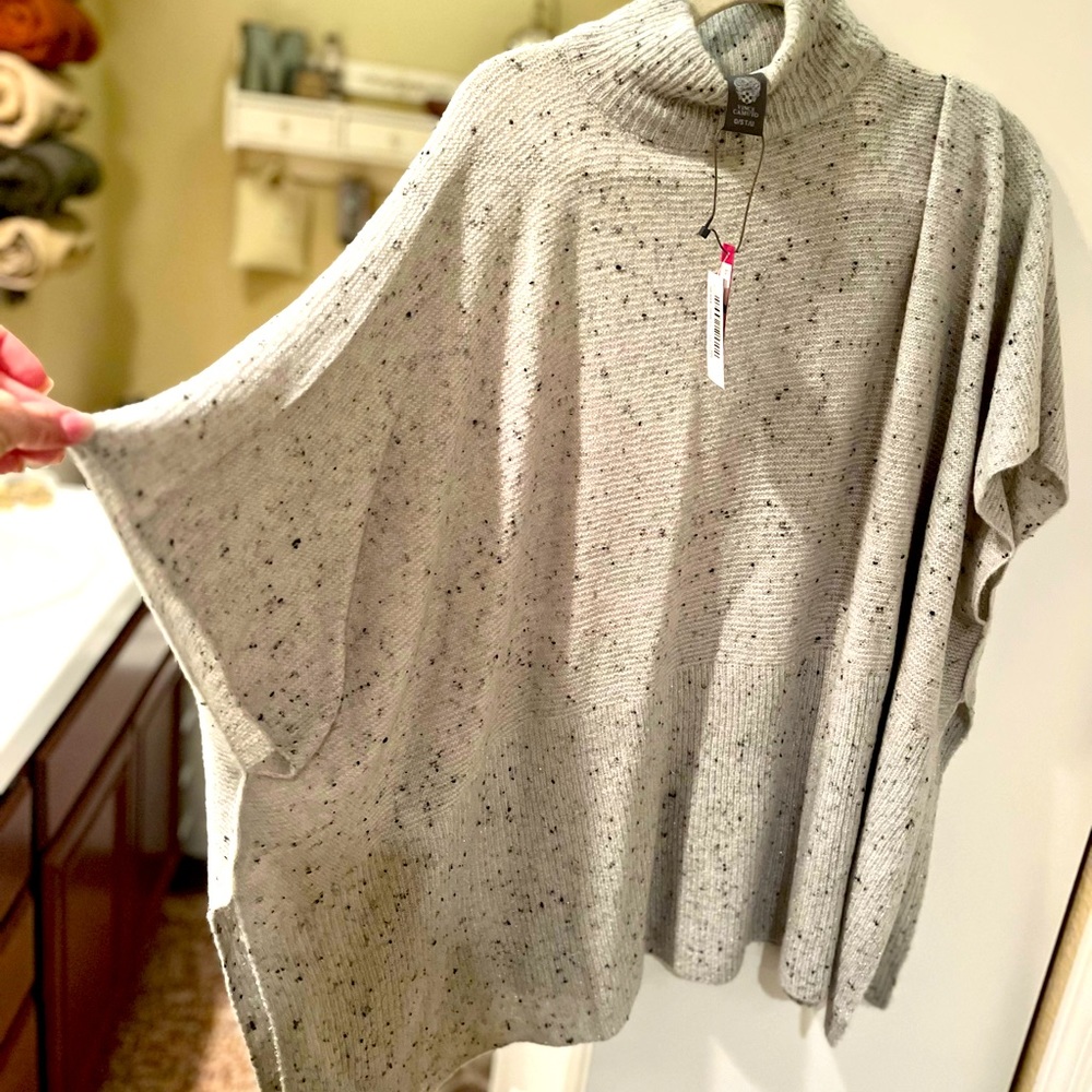 Vince Camuto NWT beautiful, soft pullover sweater (poncho style)